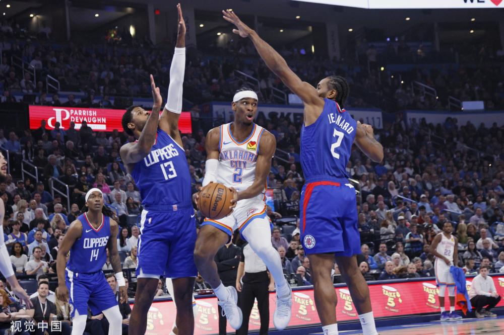 他更加年轻 他更加年轻