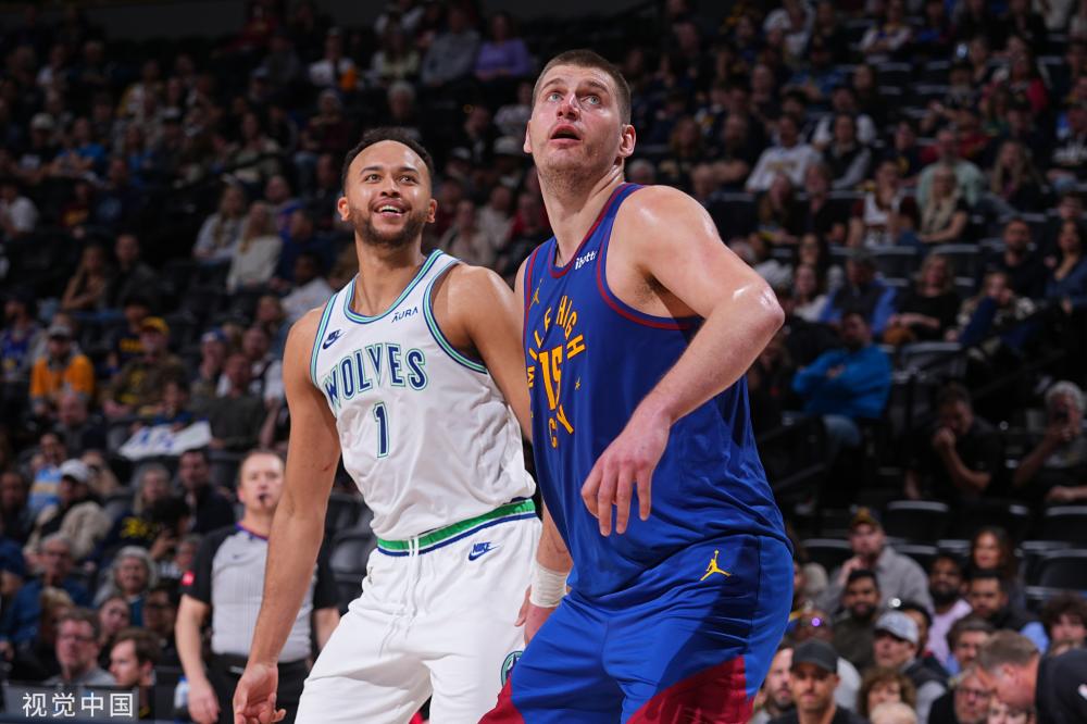 足坛年终大战淘汰赛开启：内马尔PK梅西等焦点对决，参与投票赢球衣（年末足坛淘汰赛开打：梅西对阵内马尔等重磅对决，投票赢球衣）